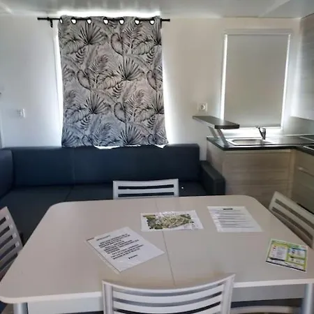 Appartement Calvi Mobil-home Neuf Particulier Sur Camping *